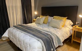 Garibaldi Apartments